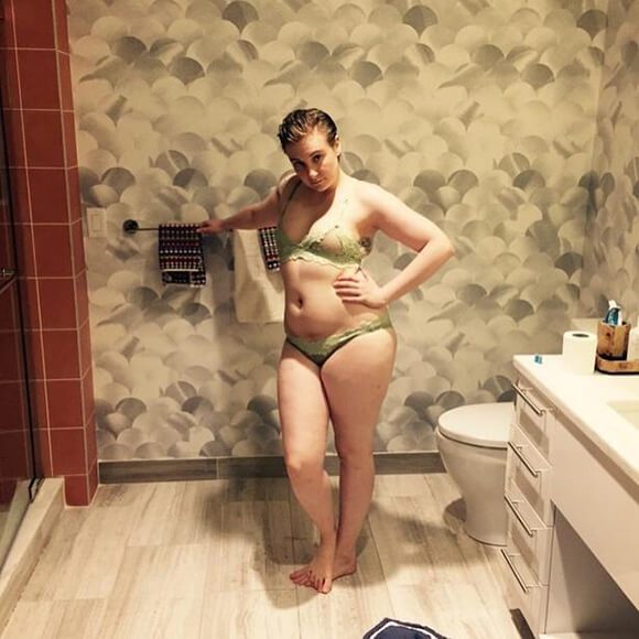 Дамочки фотографируются голым в квартире 269999 Дамочки фотографируются голым в квартире 269998