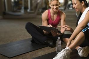 Комплексни упражнения върху тренажорите в залата за жени - правим тренировъчна програма